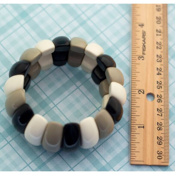 Vintage Grayscale Flexible Bangle - 6 1/4 inch, by Avon - L22 - Picture 3 of 3